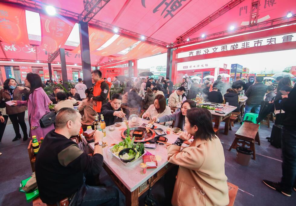 來(lái)重慶除了打卡網(wǎng)紅景點(diǎn)，還可以品嘗人間煙火！