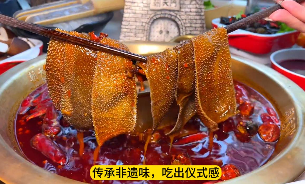 中秋節(jié)來重慶，感受山城美食魅力，旅行打卡攻略！